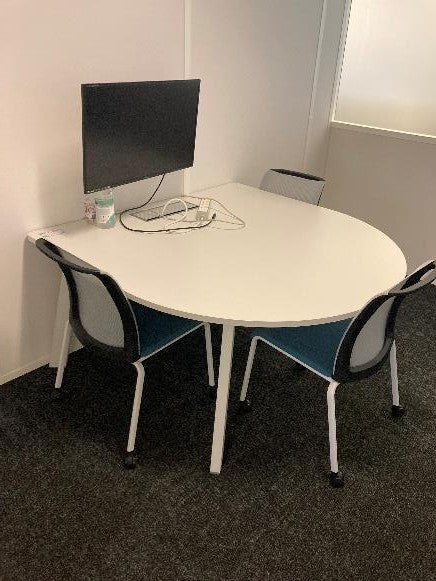 Table langue de chat 140X140 cm