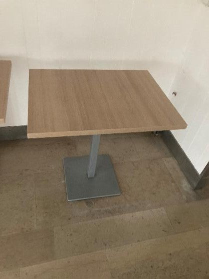 Table en bois et pied en acier 60X80cm